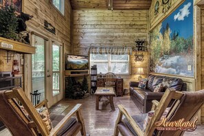 Caminetto, videogiochi, lettore DVD, tavolo da calcetto