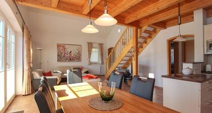 Vacation home with direct water access to the Greetsiel canals for 4 people