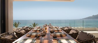 Nerea Deluxe Seafront Villa, Iconic Infinity Pool