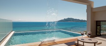 Nerea Deluxe Seafront Villa, Iconic Infinity Pool