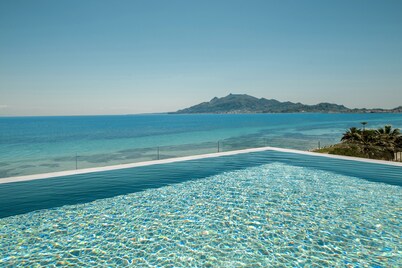 Nerea Deluxe Seafront Villa, Iconic Infinity Pool