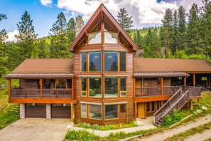 Exterior - Majestic Mountain Views from Every Window (Leavenworth)
