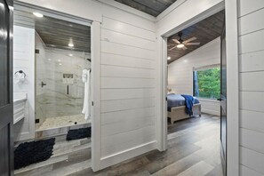4 habitaciones, wifi gratis y ropa de cama