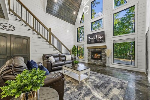 Game Room | Horseshoes | Kid’s Playset | Hot Tub