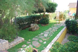 Property grounds - La Baia Apartments Sea View (Sa Rocca Tunda)