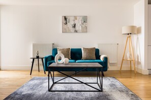 Apartamento | Zona de estar | Televisión de 37 pulgadas con canales por cable, Netflix