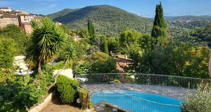 A charming house with a pool and stunning views!
