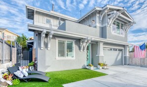 Exterior - Papillon House a luxury escape with sunset ocean- 2 Master En-suites (Grover Beach)