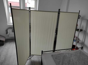 2 habitaciones, cuna de viaje, wifi gratis y ropa de cama