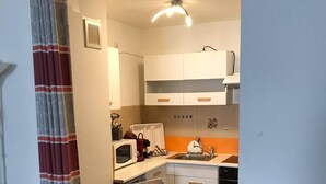 City Apartment | Private kitchen - ZV-Scholtz Burghausen Stadtplatz 95 (Burghausen)