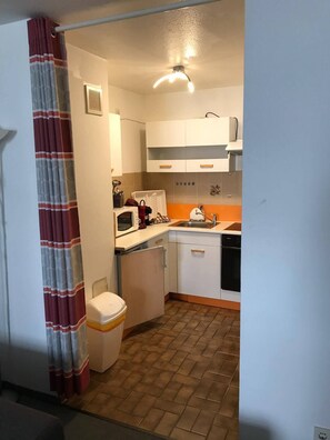 城市公寓 | 私人厨房 | 冰箱、微波炉、烤箱、炉灶