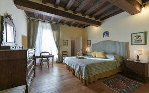 3 bedrooms, iron/ironing board, travel cot, free WiFi - Apartment in Florence with 3 bedrooms sleeps 6 (Florence)