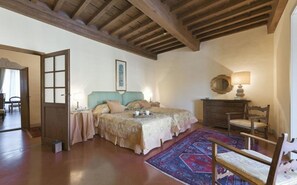 3 bedrooms, iron/ironing board, travel cot, free WiFi - Apartment in Florence with 3 bedrooms sleeps 6 (Florence)