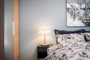 Apartment, 2 Bedrooms, 1st Floor | Ferros/tábuas de passar roupa, Wi-Fi de cortesia, roupa de cama