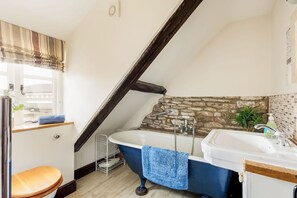 Hair dryer, towels - Bronte Cottage, Wareham. Sleeps 4 & baby/child (Wareham)