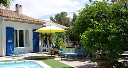 VILLA SOUS LE CHANT DES CIGALES