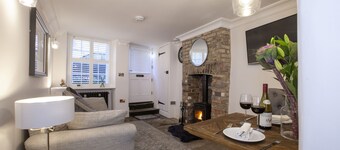 Pretty dog friendly cottage for two in the heart of the Georgian town of Richmond, North Yorkshire