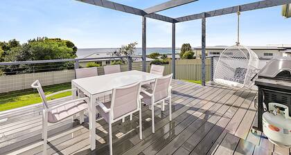 Bridport Holiday House