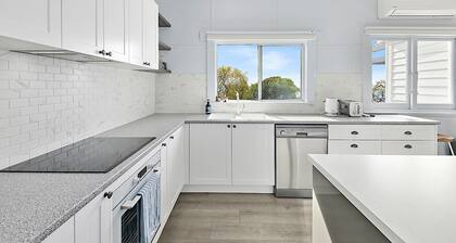 Bridport Holiday House