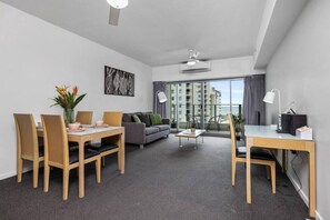 Executive Apartment | Living area - ZEN CITY & SEA - Executive 1BR Suite (Darwin)