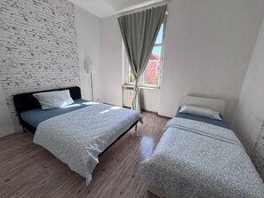 2 室のベッドルーム、WiFi、ベッドシーツ