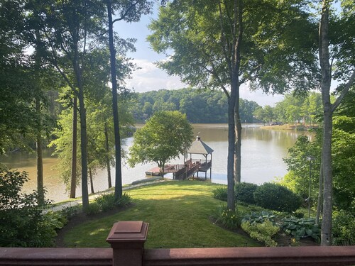 Bay Head Cove - Peaceful 5 bedroom lakefront home on private cove with boat dock