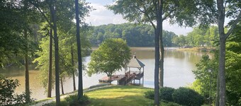 Bay Head Cove - Peaceful 5 bedroom lakefront home on private cove with boat dock