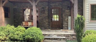 Bay Head Cove - Peaceful 5 bedroom lakefront home on private cove with boat dock