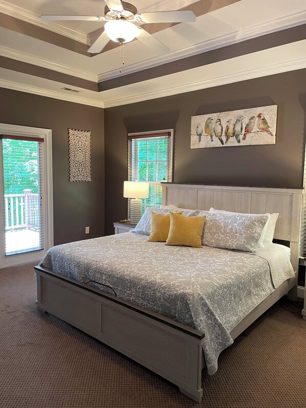 5 bedrooms, desk, iron/ironing board, free WiFi