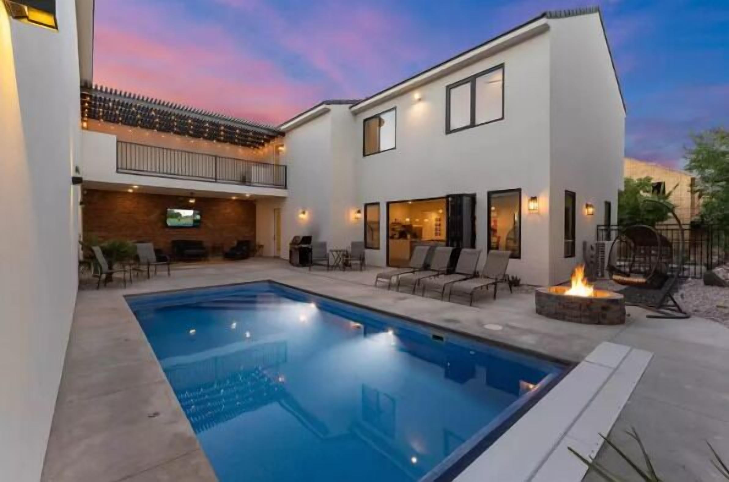 The Sand Hollow Retreat: Private Pool, Bbq, Fire Table