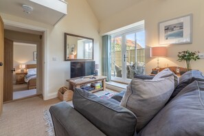 TV - The Little Barn (2), Ringstead, Norfolk (Ringstead)