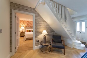 4 bedrooms, iron/ironing board, Internet, bed sheets - Drifters, Thornham, Norfolk (Thornham)