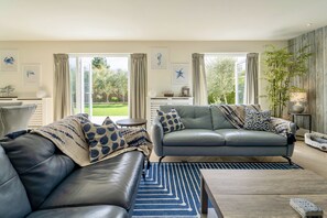 TV, fireplace - Drifters, Thornham, Norfolk (Thornham)
