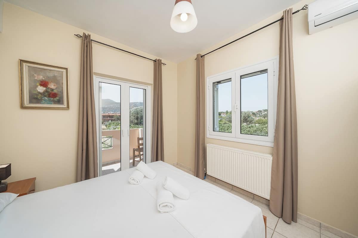 Apartament Comfort, balcó | 2 dormitoris, roba de llit d'alta qualitat i decoració individual