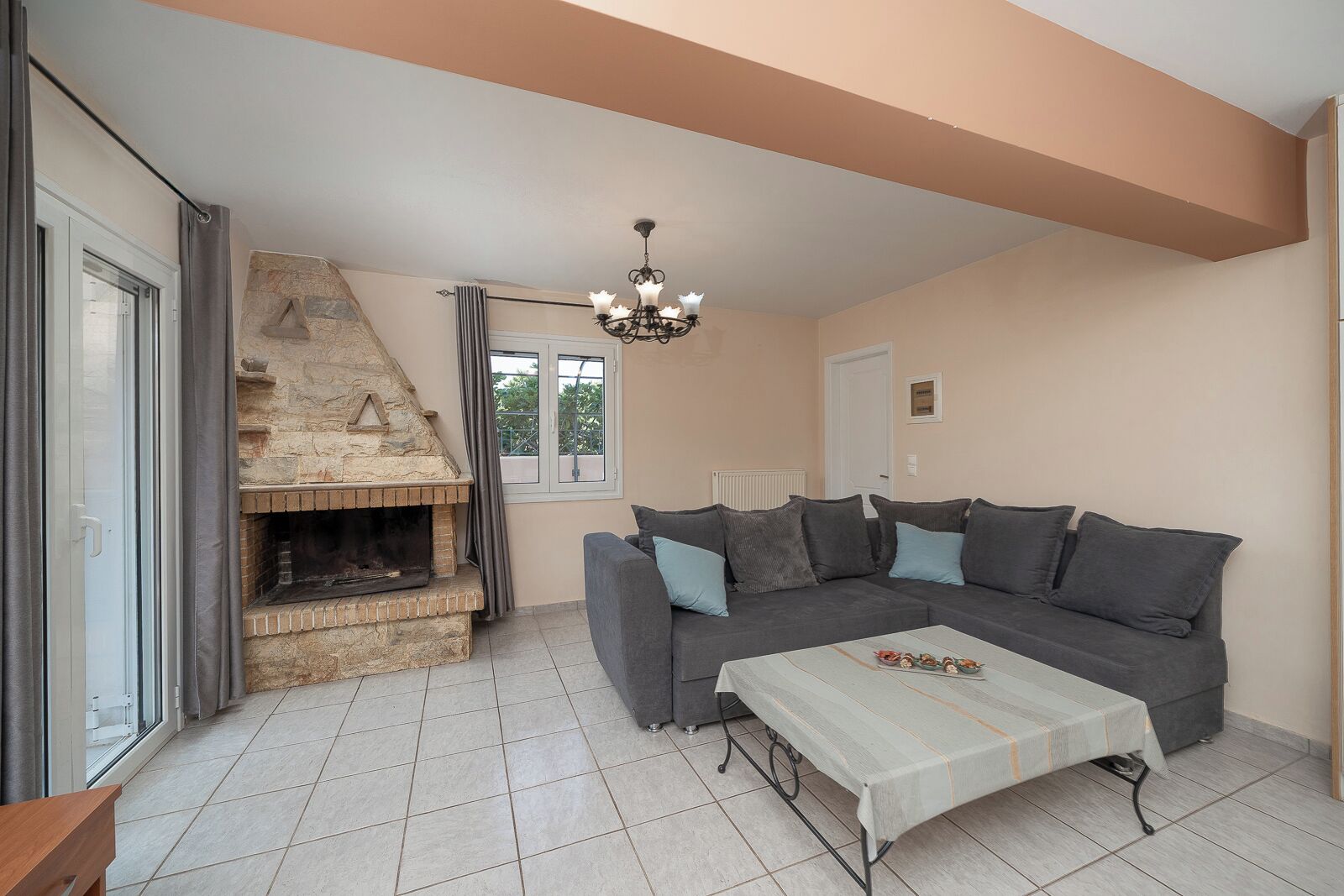 Apartamento conforto, sacada | Área de estar | TV de tela plana