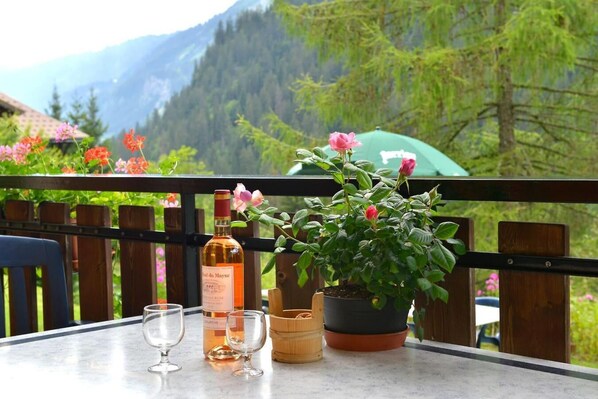 Outdoor dining - Wifi, floor -2, balcony, parking, ski locker, 75m², Châtel (Châtel)