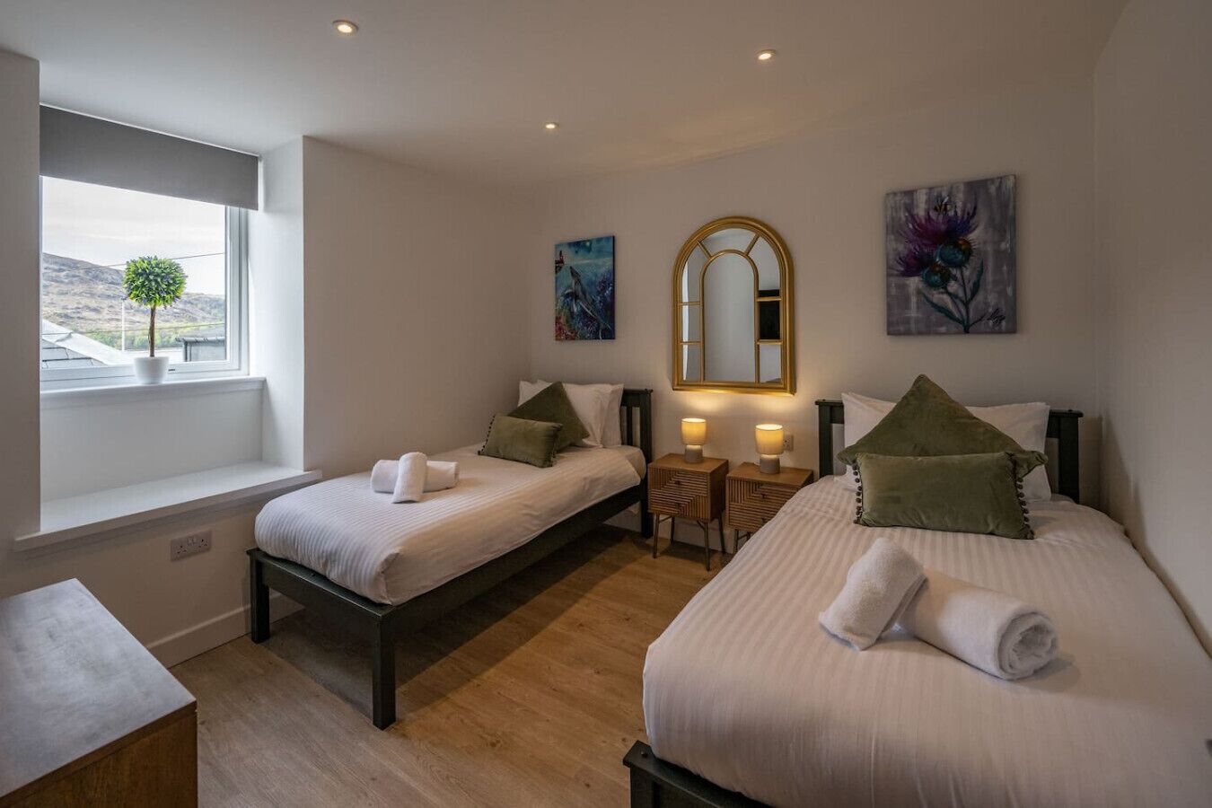 2 chambres, fer et planche à repasser, Wi-Fi, draps fournis
