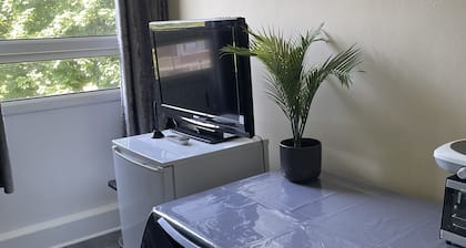 Central London Zone 1 Battersea Zone 2. walking distance into Zone 1.