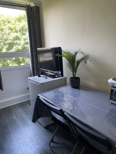 Central London Zone 1 Battersea Zone 2.  walking distance into Zone 1.  