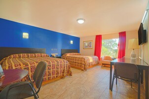 客房, 多张床 | 熨斗/熨板、免费 WiFi、床单