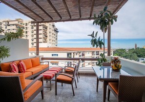 Outdoor dining - Amazing Location - 1 block to beach (Puerto Vallarta)