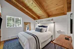 3 bedrooms, WiFi, bed sheets - Cozy Berkshires Lakefront Cottage! NEW (Tolland)