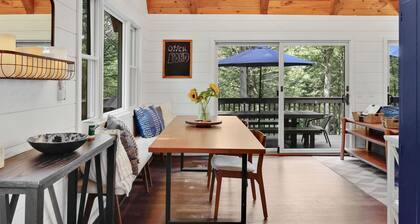 Cozy Berkshires Lakefront Cottage! NEW