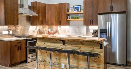 Enjoy Downtown Pagosa Springs! 1 Bdrm Deluxe!