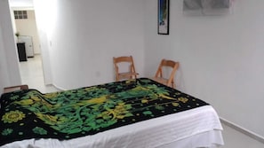 2 habitaciones, tabla de planchar con plancha, wifi y ropa de cama