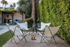 Terrace/patio - Aqua House - Luxury Midcentury Pool Retreat (Palm Springs)