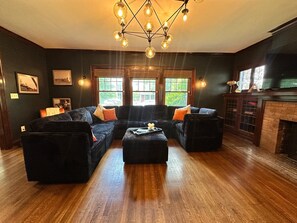 TV, fireplace, offices