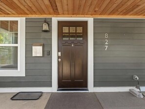 Exterior detail - Modern and Spacious Downtown House (Indianapolis)