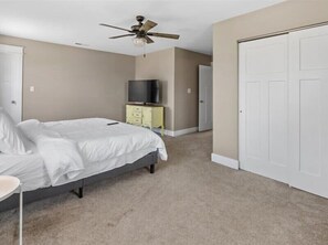 4 chambres, fer et planche à repasser, Wi-Fi, draps fournis