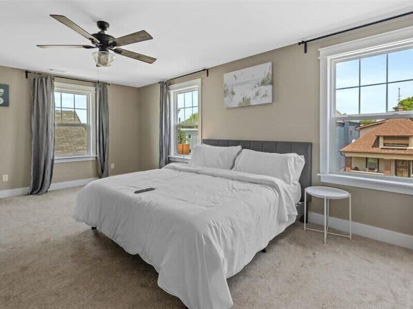 4 bedrooms, iron/ironing board, WiFi, bed sheets